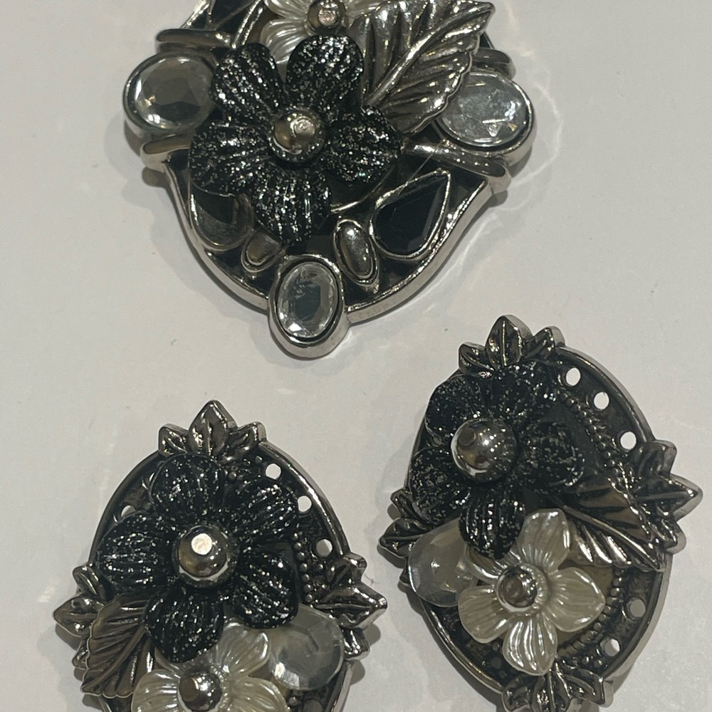 Elegant VINTAGE Black and Silver Floral Jewelry Set